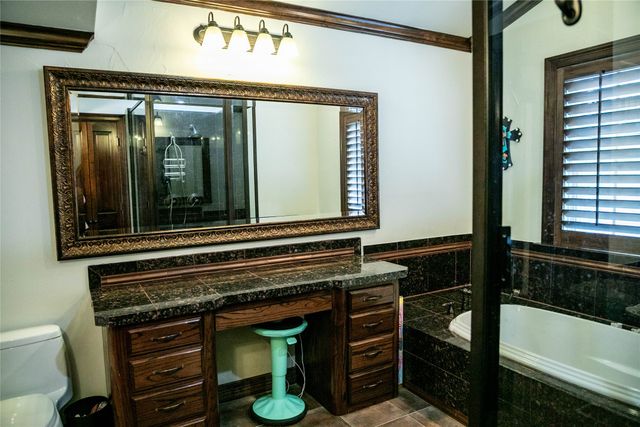 917 East Street, Graham, TX 76450