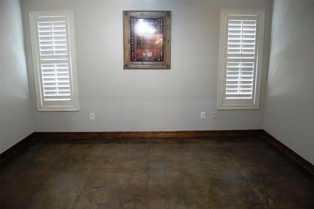 917 East Street, Graham, TX 76450