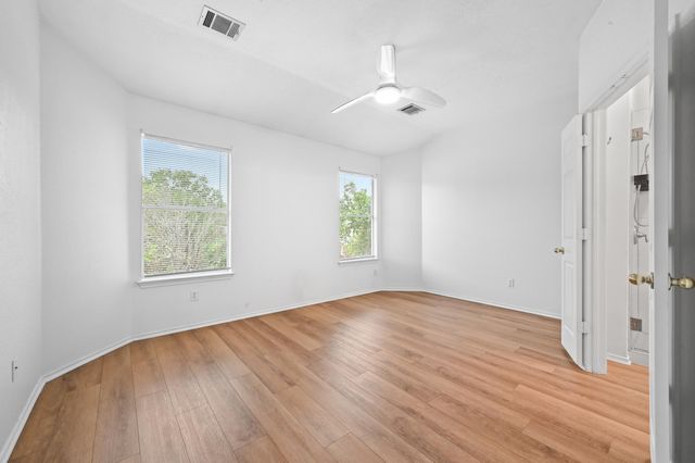 140 Schmidt, Kyle, TX 78640