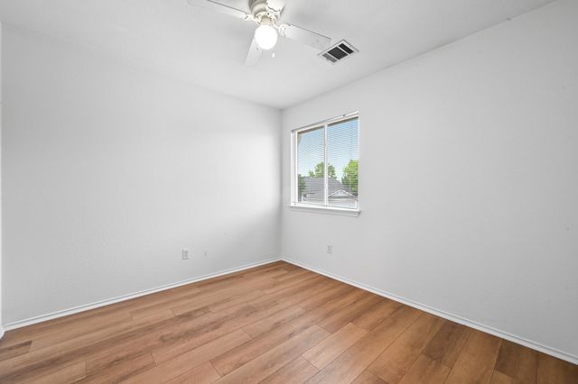 140 Schmidt, Kyle, TX 78640
