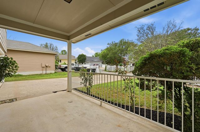 140 Schmidt, Kyle, TX 78640