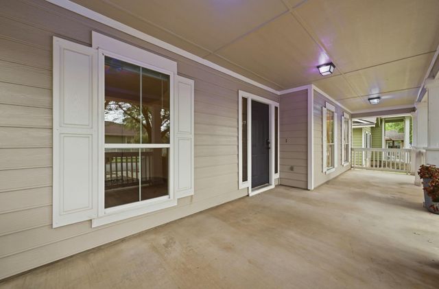 140 Schmidt, Kyle, TX 78640