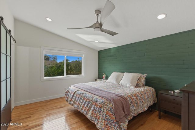 3929 E MERCER Lane, Phoenix, AZ 85028