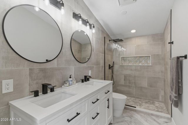 3929 E MERCER Lane, Phoenix, AZ 85028