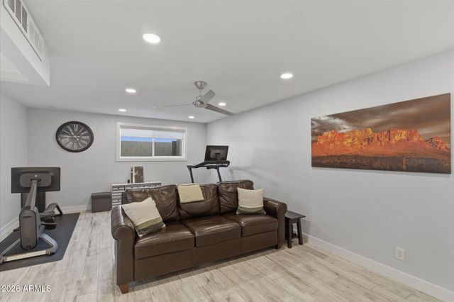 3929 E MERCER Lane, Phoenix, AZ 85028