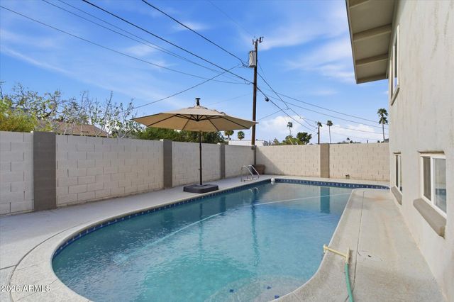 3929 E MERCER Lane, Phoenix, AZ 85028