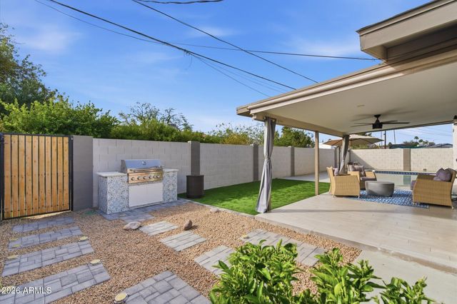 3929 E MERCER Lane, Phoenix, AZ 85028