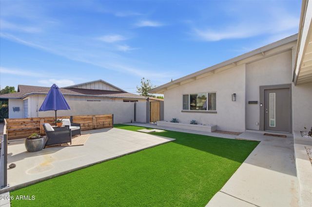 3929 E MERCER Lane, Phoenix, AZ 85028