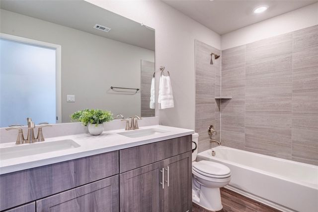 450 Sue Peaks LOOP, Dripping Springs, TX 78620