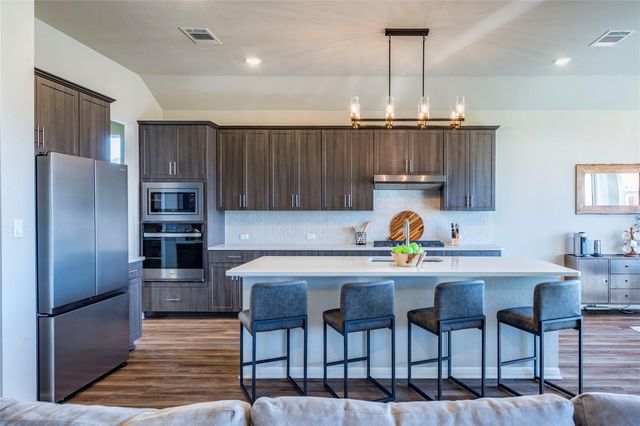 450 Sue Peaks LOOP, Dripping Springs, TX 78620