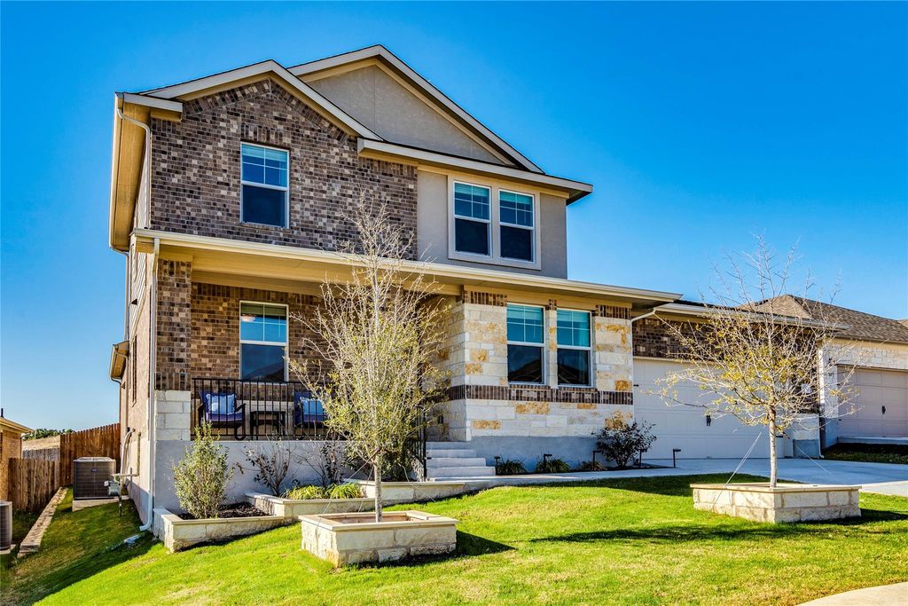 450 Sue Peaks LOOP, Dripping Springs, TX 78620