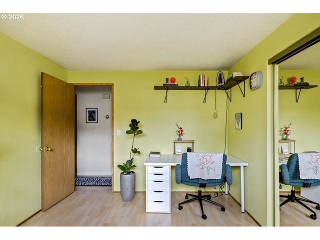 636 Se 84TH Ave, Portland, OR 97216