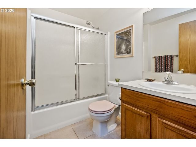 636 Se 84TH Ave, Portland, OR 97216