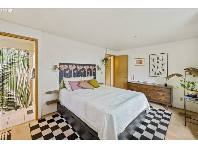 636 Se 84TH Ave, Portland, OR 97216