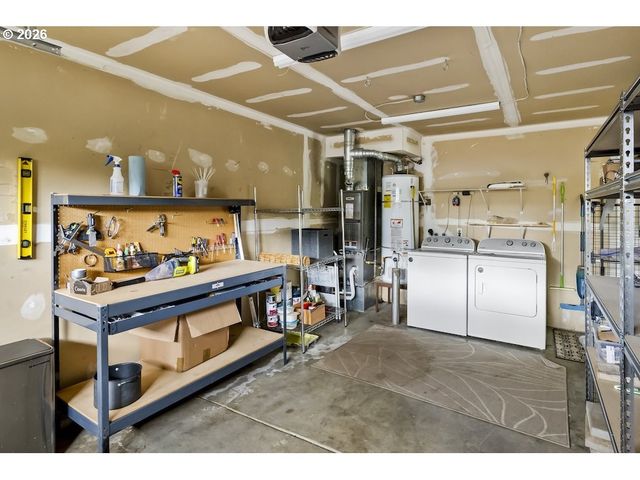636 Se 84TH Ave, Portland, OR 97216