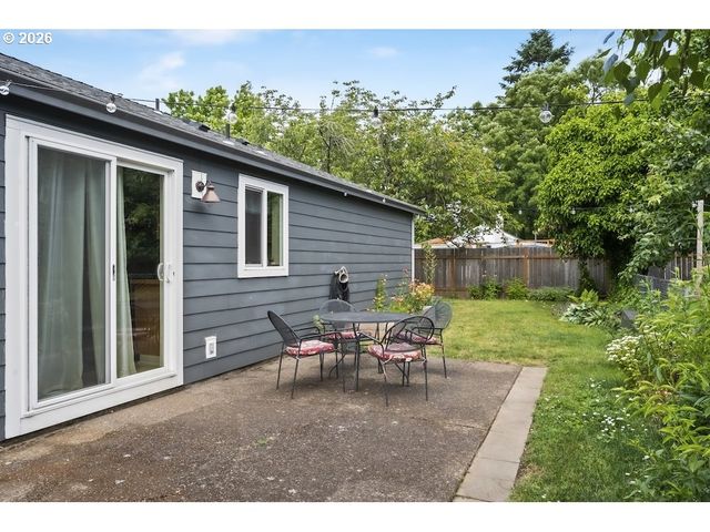 636 Se 84TH Ave, Portland, OR 97216