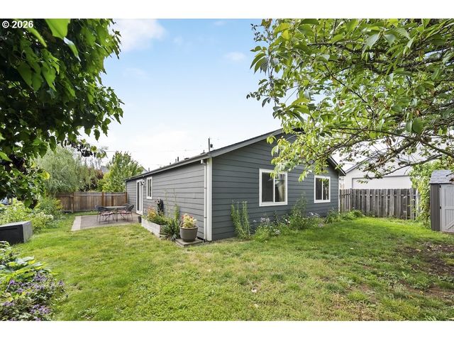 636 Se 84TH Ave, Portland, OR 97216