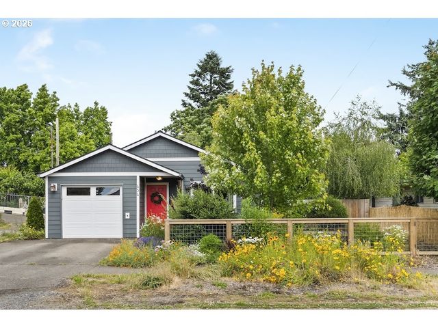 636 Se 84TH Ave, Portland, OR 97216