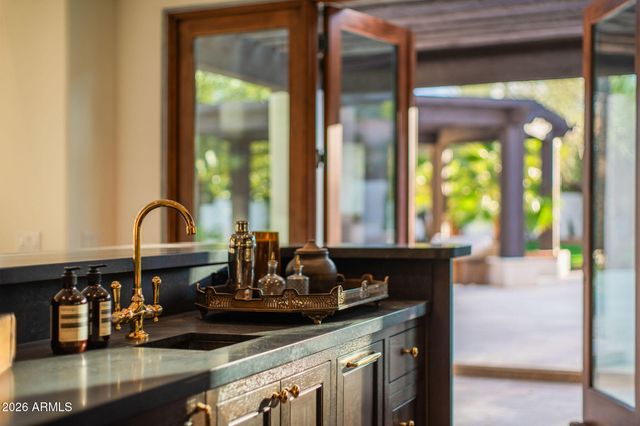 6641 E MEADOWLARK Lane, Paradise Valley, AZ 85253