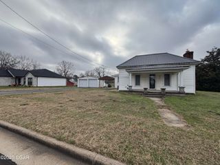 1430 South Street, Joplin, MO 64801