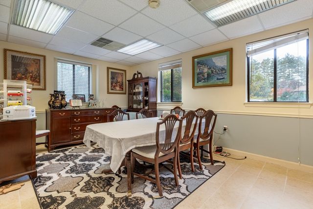 414 Boston St, Topsfield, MA 01983