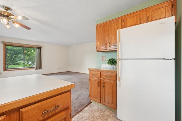 9905 54th Place N 5, Minneapolis, MN 55442