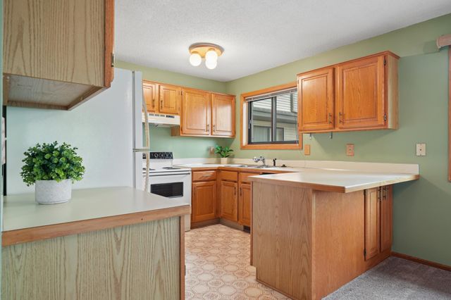 9905 54th Place N 5, Minneapolis, MN 55442