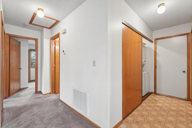 9905 54th Place N 5, Minneapolis, MN 55442