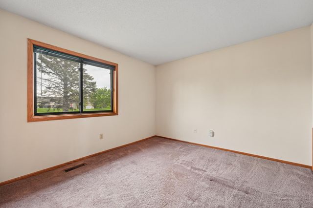 9905 54th Place N 5, Minneapolis, MN 55442