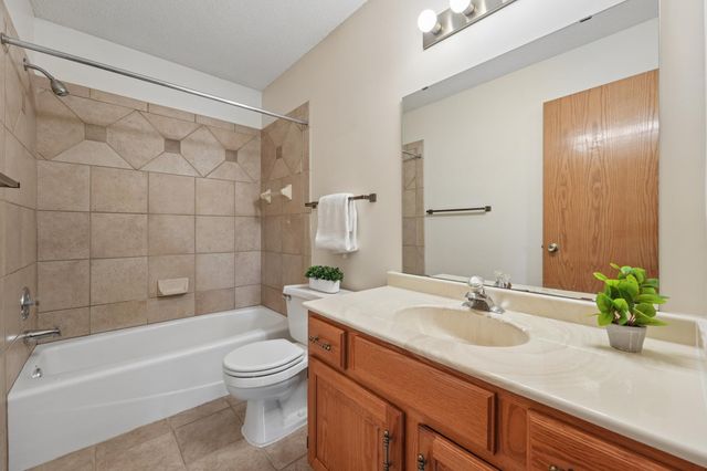 9905 54th Place N 5, Minneapolis, MN 55442
