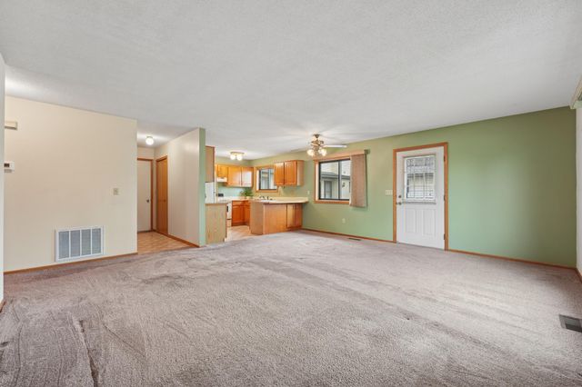 9905 54th Place N 5, Minneapolis, MN 55442