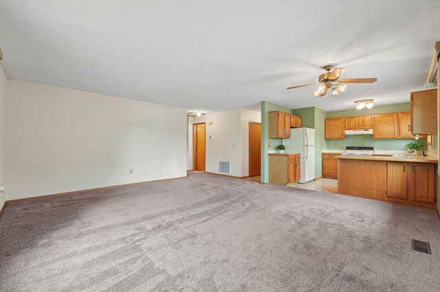 9905 54th Place N 5, Minneapolis, MN 55442