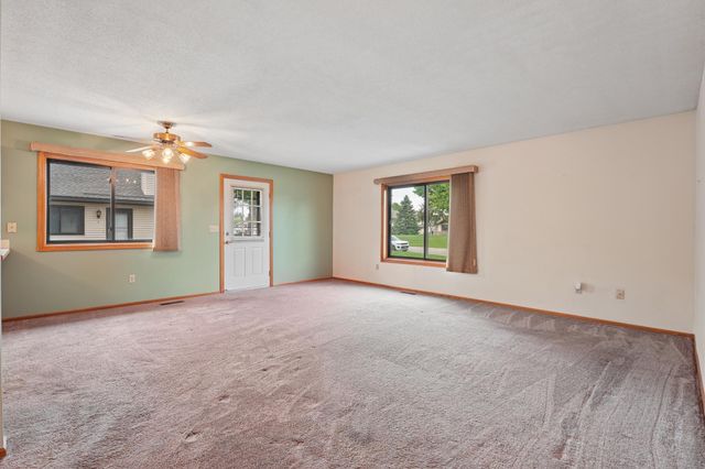 9905 54th Place N 5, Minneapolis, MN 55442
