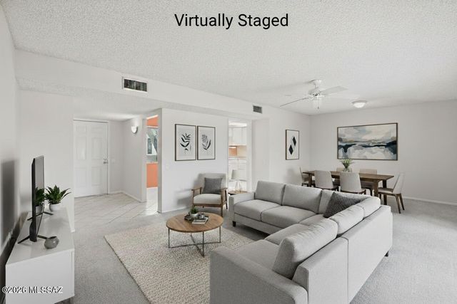 500 W Ocotillo Place, Green Valley, AZ 85614