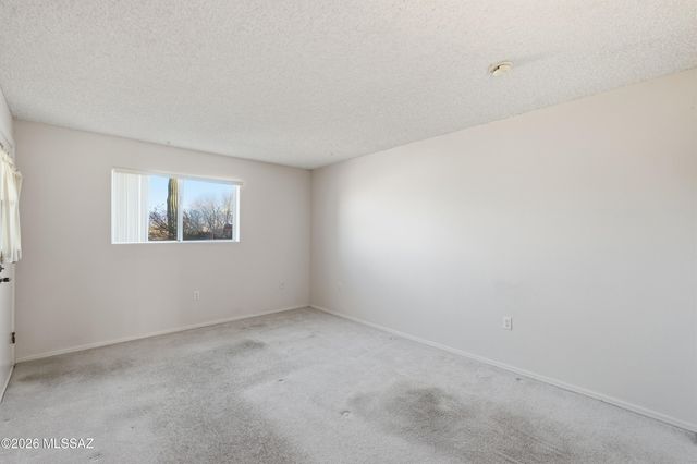 500 W Ocotillo Place, Green Valley, AZ 85614