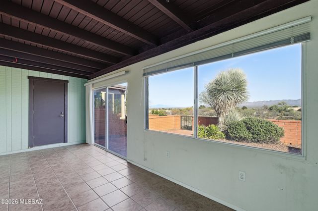 500 W Ocotillo Place, Green Valley, AZ 85614
