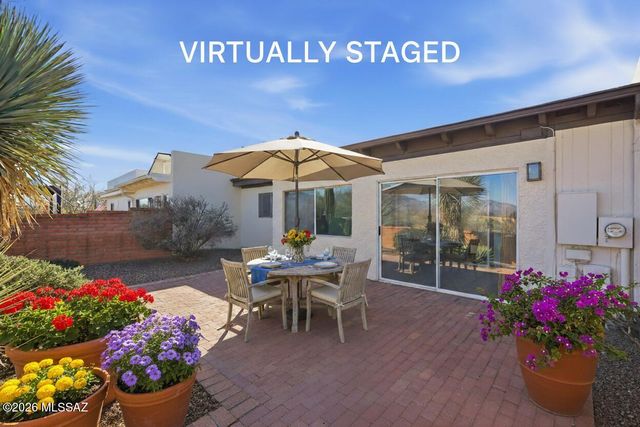 500 W Ocotillo Place, Green Valley, AZ 85614