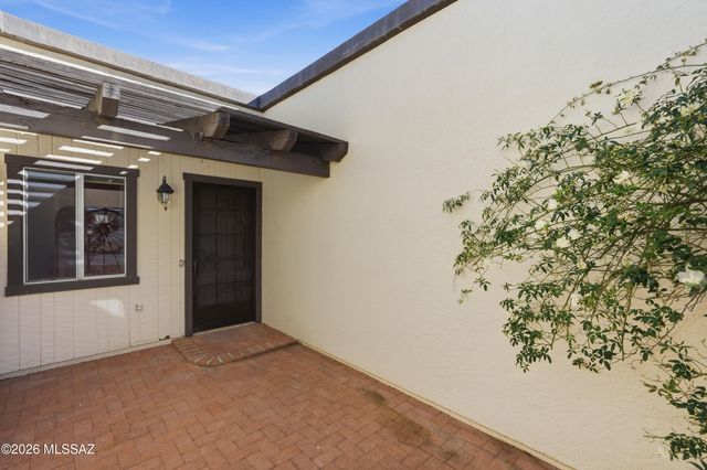 500 W Ocotillo Place, Green Valley, AZ 85614