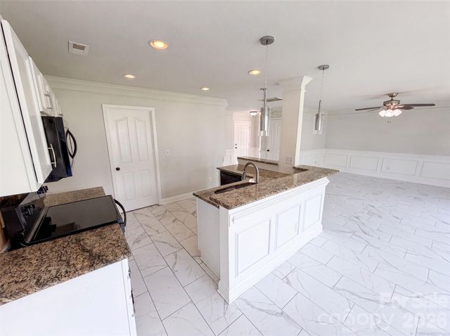 5732 Wallace Cabin Drive, Charlotte, NC 28212