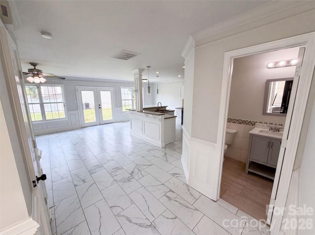 5732 Wallace Cabin Drive, Charlotte, NC 28212