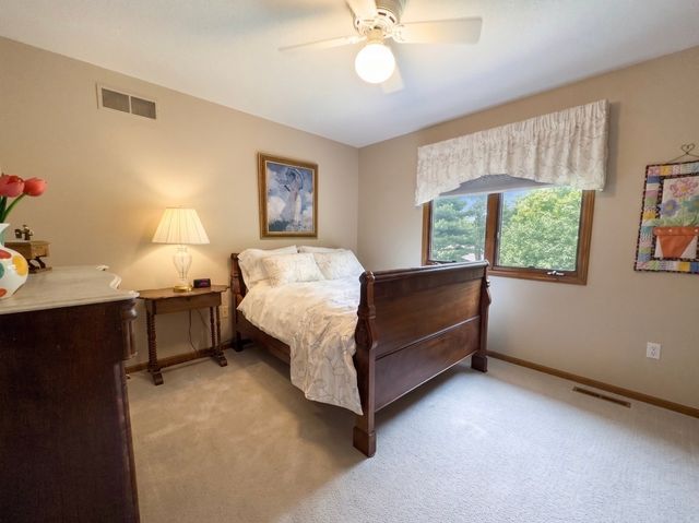 12925 Lincoln Avenue, Clive, IA 50325