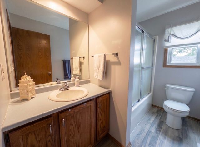 12925 Lincoln Avenue, Clive, IA 50325