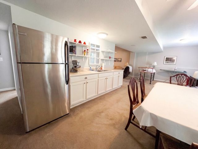 12925 Lincoln Avenue, Clive, IA 50325