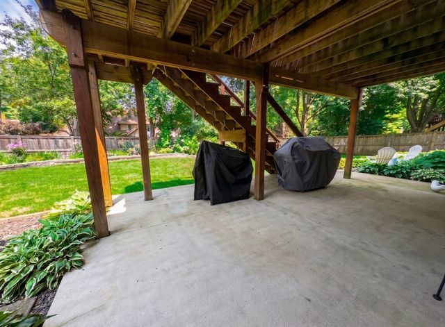 12925 Lincoln Avenue, Clive, IA 50325
