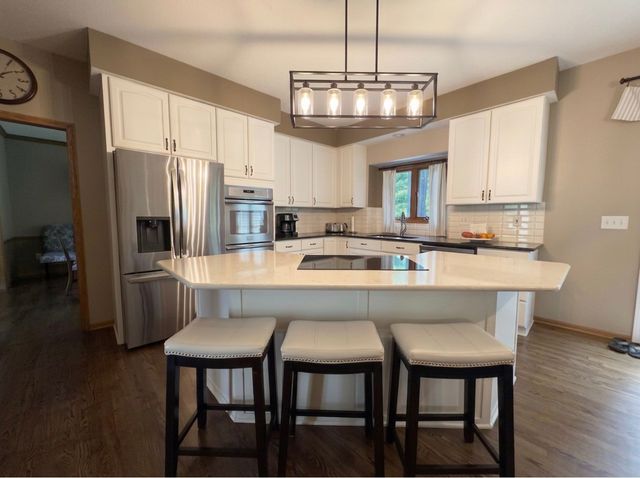 12925 Lincoln Avenue, Clive, IA 50325