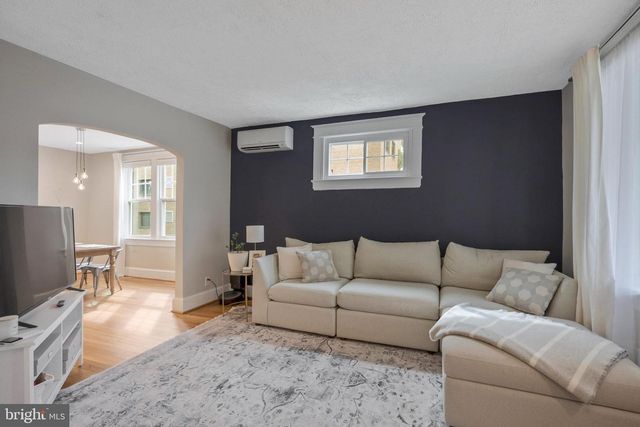 1943 N CLEVELAND ST, Arlington, VA 22201
