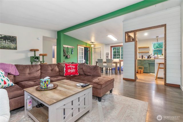 8388 Holly Lane, Maple Falls, WA 98266