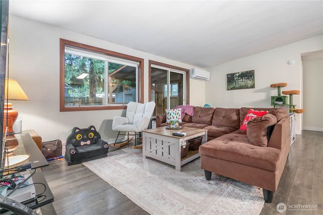 8388 Holly Lane, Maple Falls, WA 98266