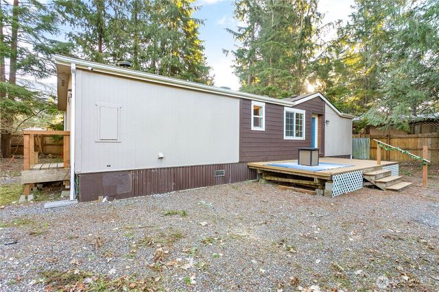 8388 Holly Lane, Maple Falls, WA 98266