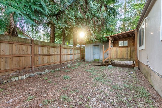 8388 Holly Lane, Maple Falls, WA 98266